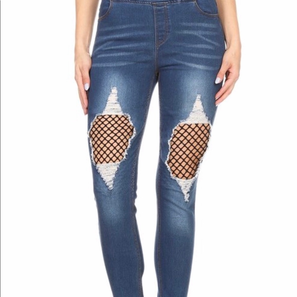 💙NEW💙Medium Wash Jegging with Fishnet Insert
